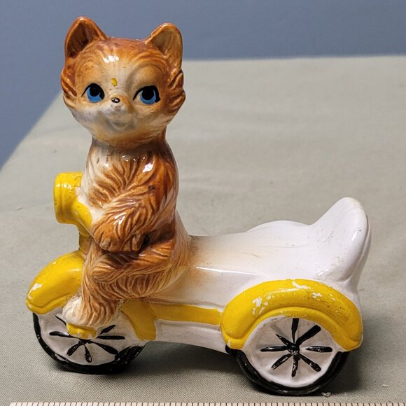 Vintage cat on a 3 wheeler shaker - Picture 1 of 10